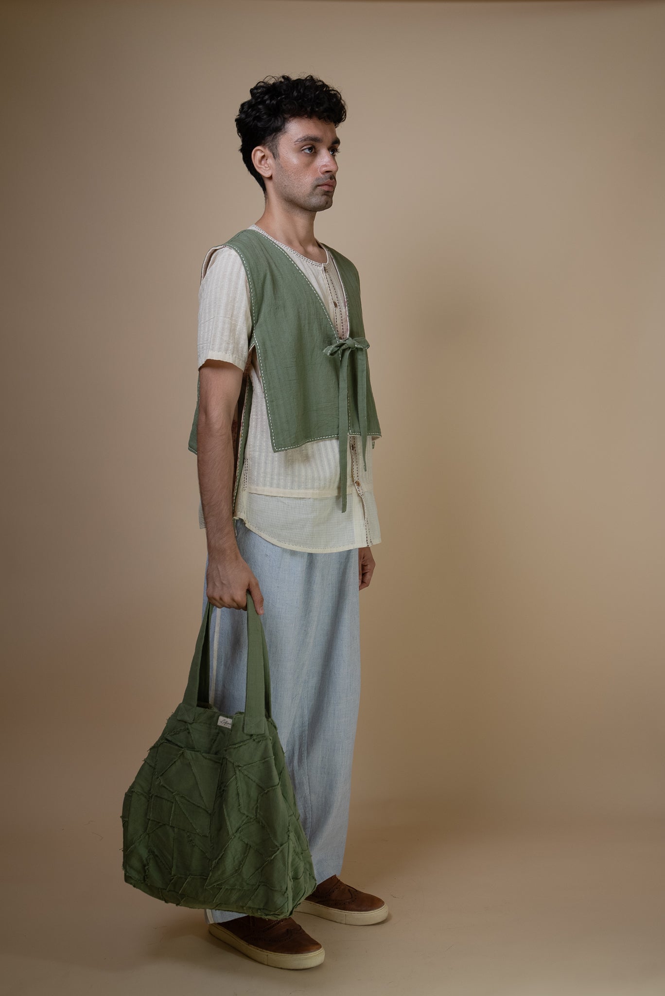 Lafaani - Meadows Unisex Reversible Bib